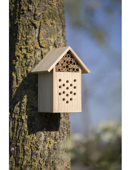 Casita de madera para abejas