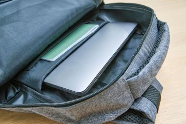 Mochila RPET 600D para portátil con USB