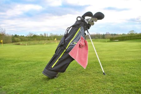 Toalla golf RPET con bolsillo pelota
