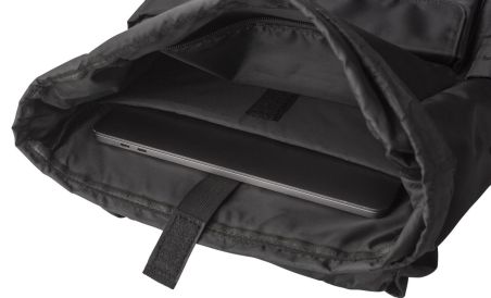 Mochila RPET 290T con solapa y portátil 15"