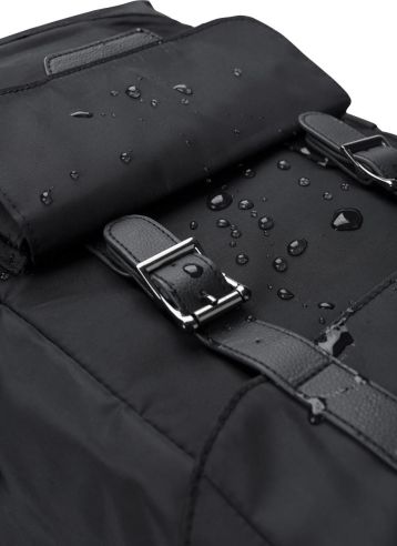 Mochila RPET 290T con solapa y portátil 15"