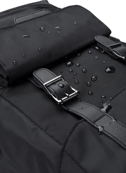 Mochila RPET 290T con solapa y portátil 15"