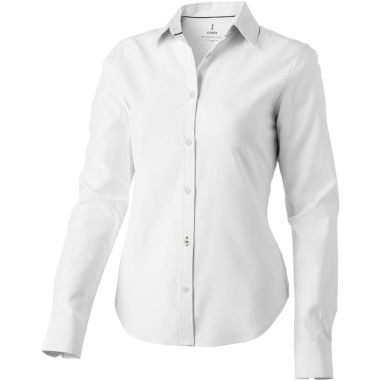 Camisa tipo Oxford de manga larga de mujer...