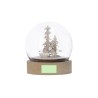 Adorno navideño con bola acrílica iluminada y base de madera - Imagen 3