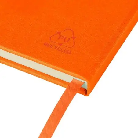 Cuaderno PU reciclado A5 80p 70gsm FSC grabado relieve