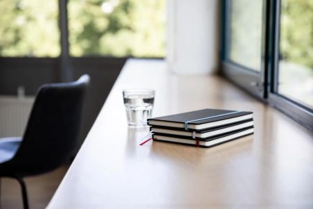 Cuaderno Charlene PU reciclado A5 96p FSC grabado láser