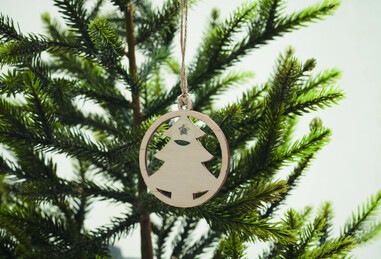 Colgador árbol madera semillas abeto cordón yute kraft 6 cm