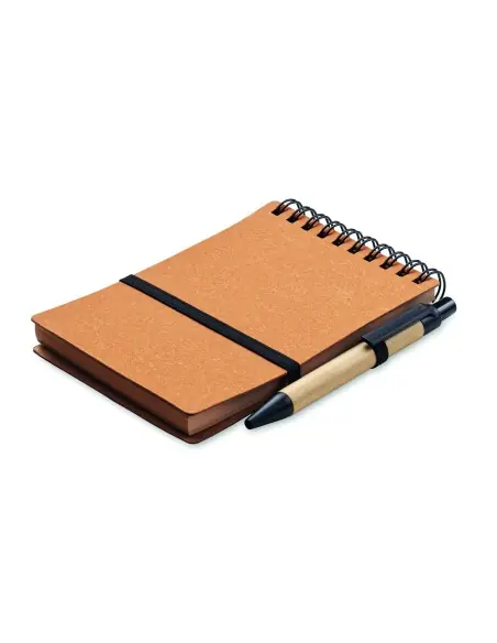 Libreta reciclada con bolígrafo 7MO2481