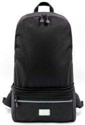 En la placa de metal