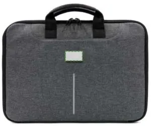 En la placa de metal