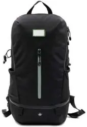 En la placa de metal