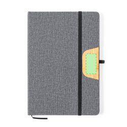 En la portada de la libreta