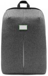 En la placa de metal