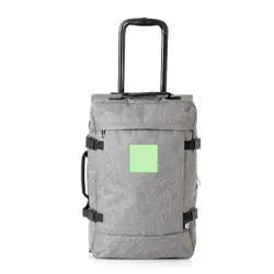 En el frontal arriba